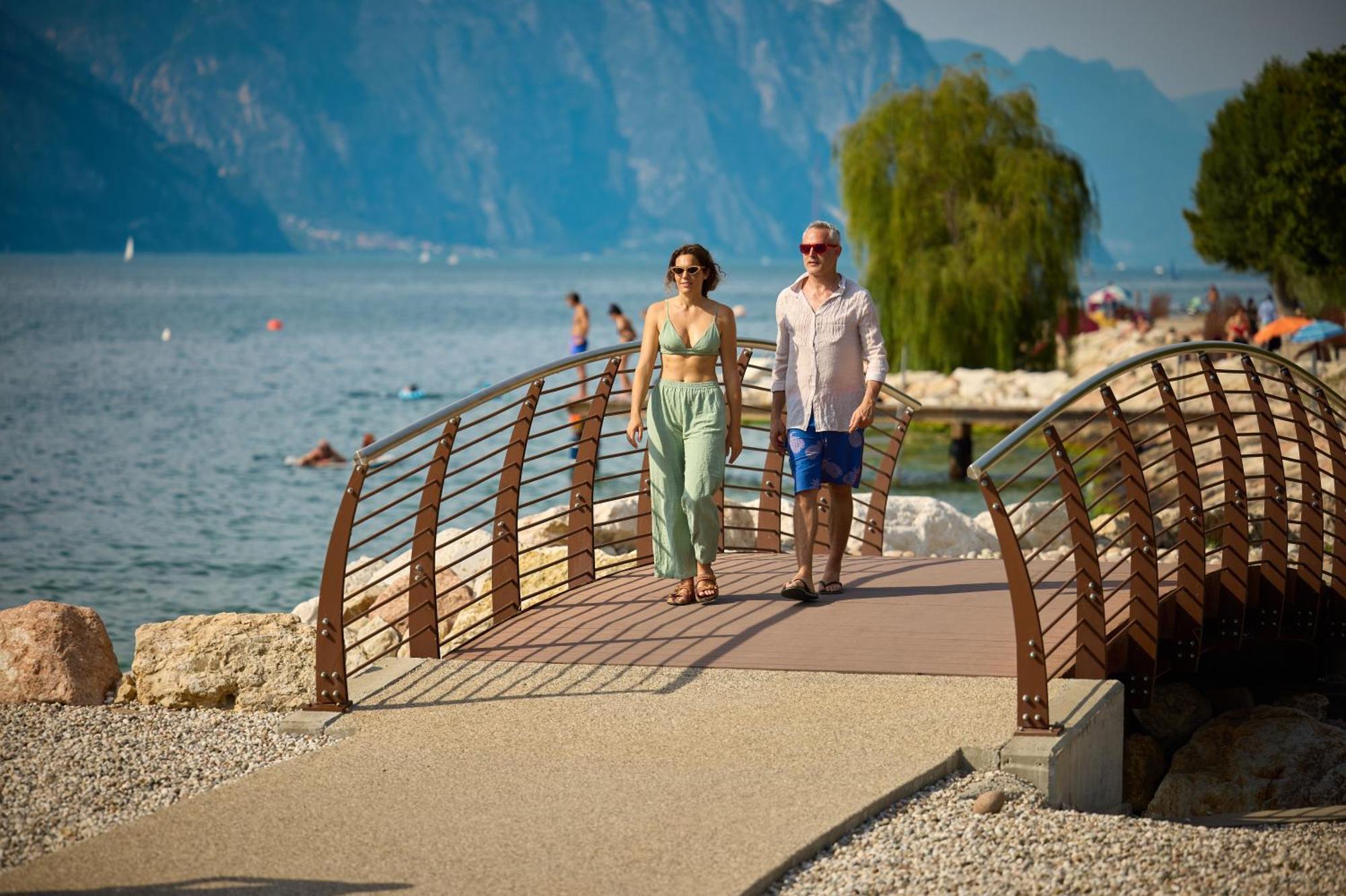 Lake Front Hotel Brenzone Экстерьер фото