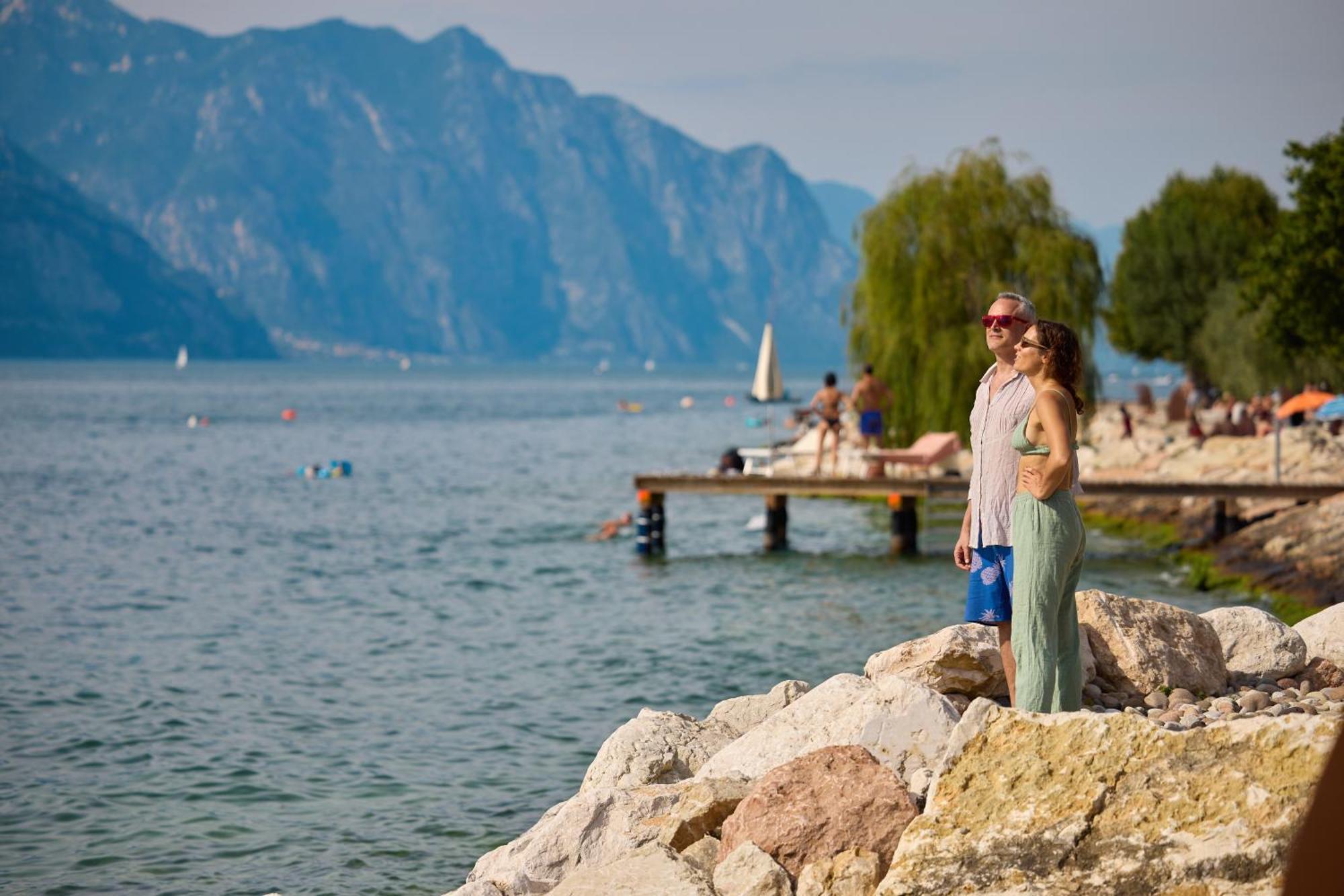 Lake Front Hotel Brenzone Экстерьер фото